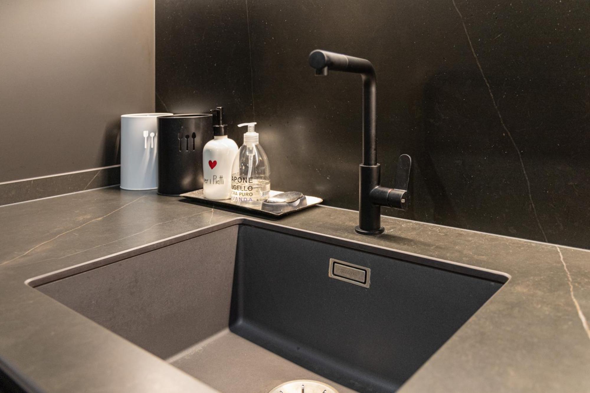 Fiorentini 22 - Luxury Con Apartment